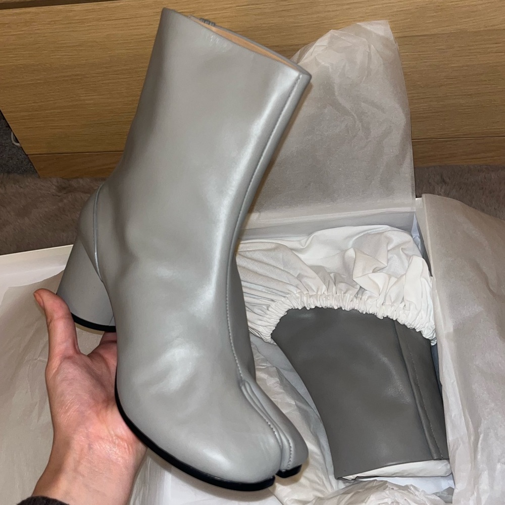 MAISON MARGIELA GREY TABI BOOT BOOTS
